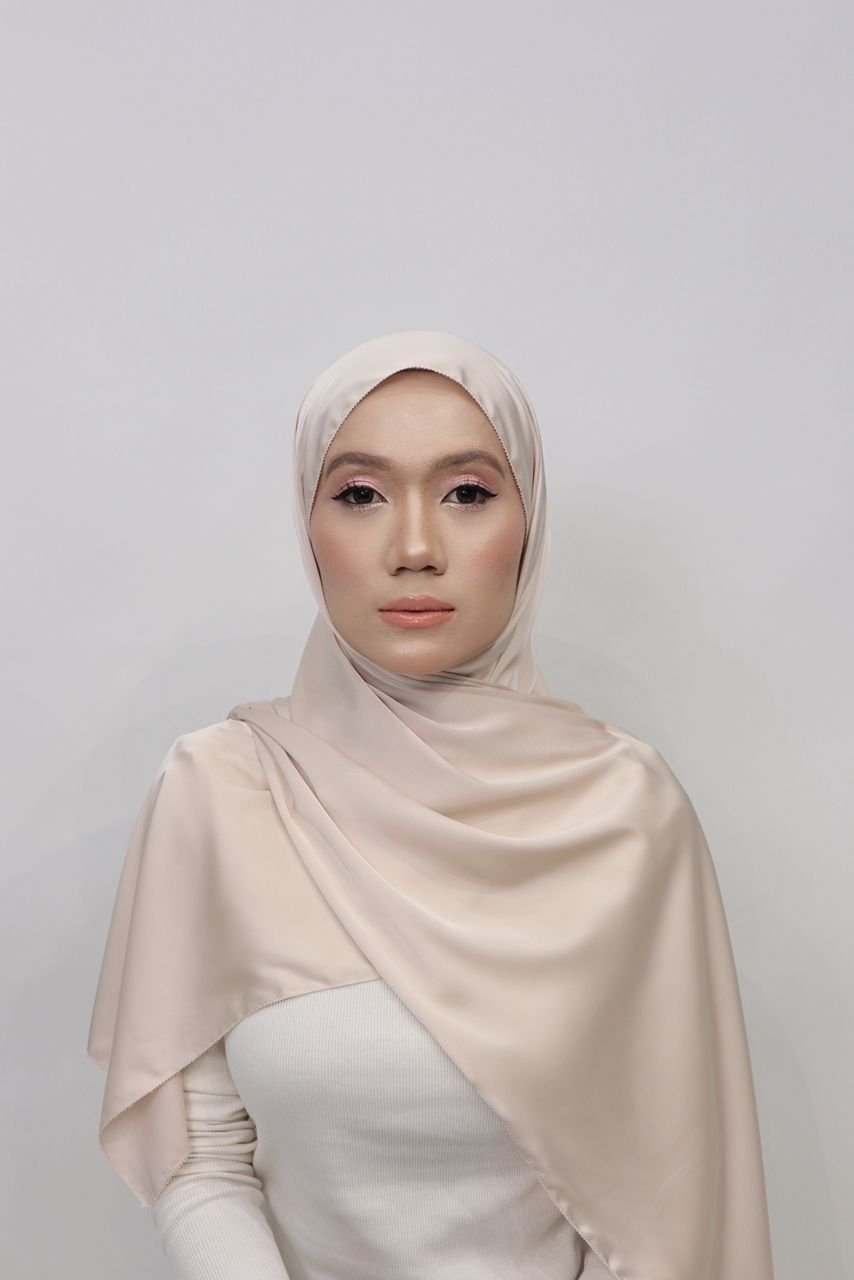 SATIN SILK - WHITE HONEY